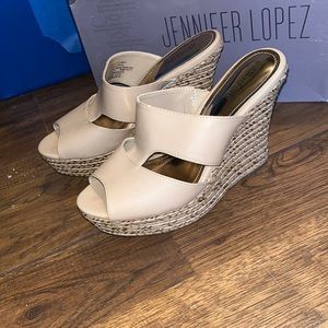 Cream leather strap, woven wedge heel by Jennifer Lopez
